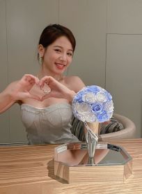 Flower Ice Cream Rose Creative Acrylic Jewelry (Option: Sea Salt Blue-24x18x28cm)